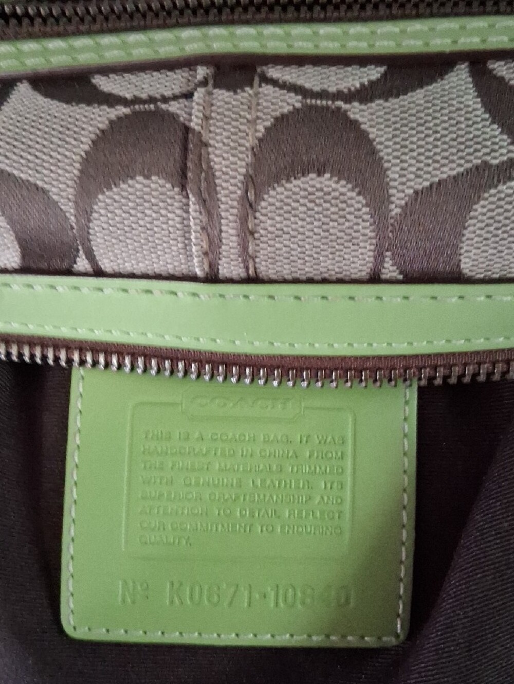 Coach VINTAGE Tan Signature Canvas Swingback Bag with Lime Trim EUC - Picture 10 of 13